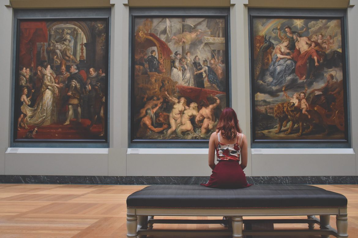 woman-museum